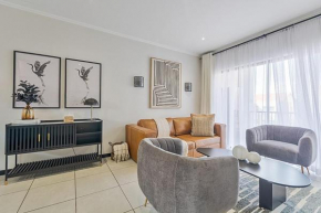 Quiet & Cozy 2 BR Retreat FREE Gym and Pool Access